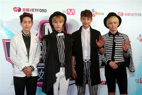 shinee profile|how old is shinee members.